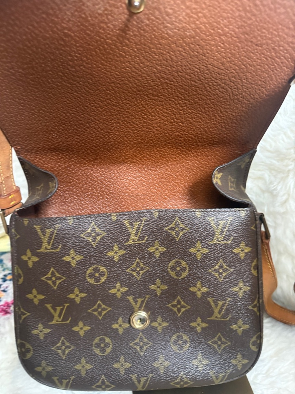 Louis Vuitton Monogram Canvas Saint Cloud Crossbody in Brown with Tan Trim - Picture 8 of 9